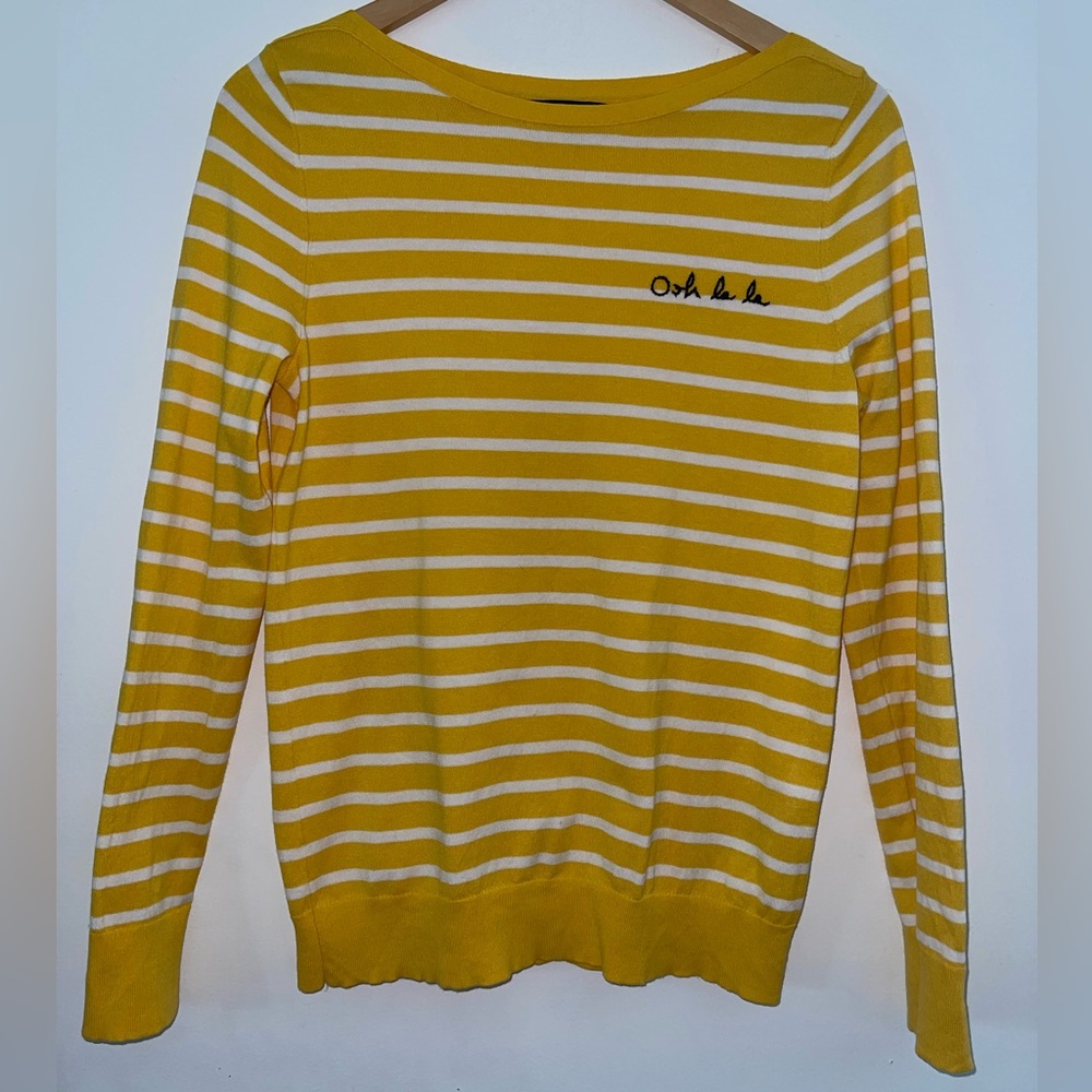 Banana republic embroidered yellow Ooh la la pullover sweater size Small